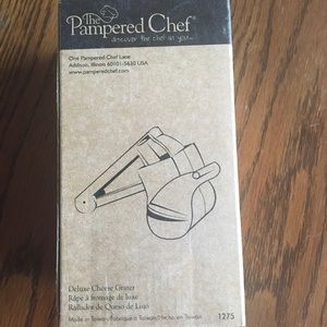 The Pampered Chef Deluxe Cheese Grater #1275 NIB